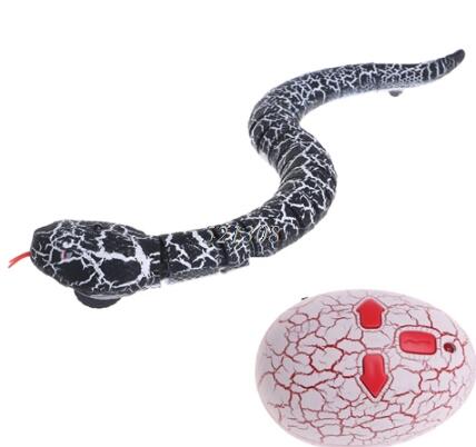 Dogs and Cats Boutique 15 Black Novelty Remote Control Snake Toy