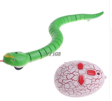 Dogs and Cats Boutique 15 Green Novelty Remote Control Snake Toy